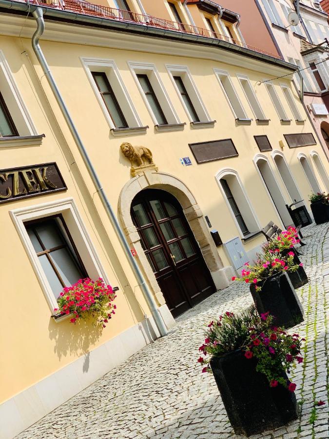 Apartament W Samym Sercu Miasta Z Darmowym Parkingiem Pod Zlotym Lwem -Hotel VI 克沃兹科 外观 照片