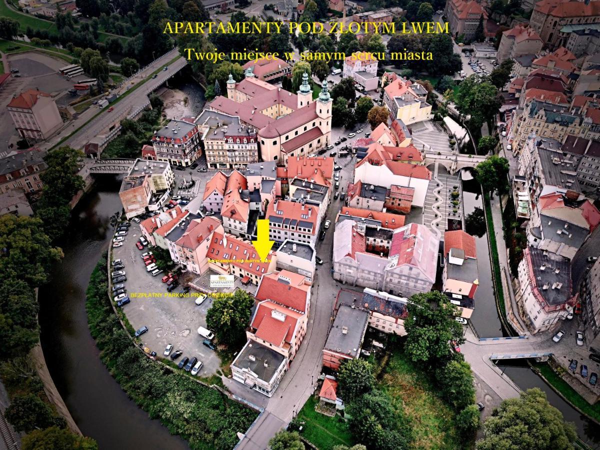 Apartament W Samym Sercu Miasta Z Darmowym Parkingiem Pod Zlotym Lwem -Hotel VI 克沃兹科 外观 照片